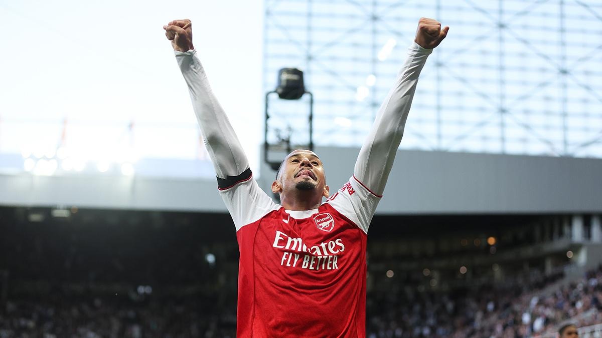 El Arsenal renueva a William Saliba