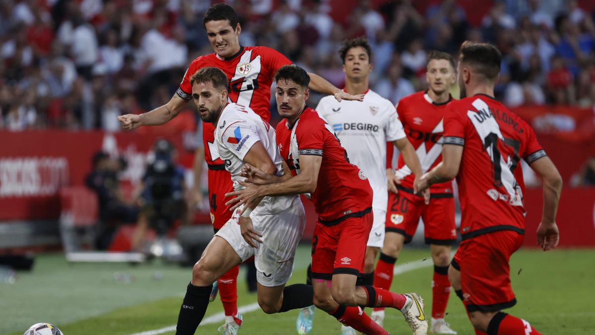 Adnan Januzaj durante un Sevilla - Rayo Vallecano