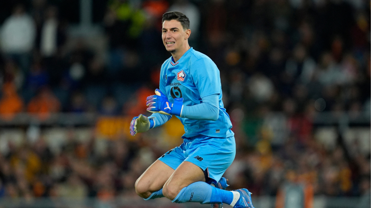 Berke Özer, goalkeeper of Lille