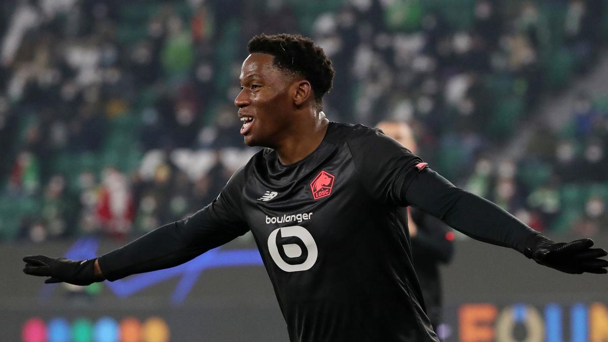 Jonathan David celebrating a goal scored with Lille