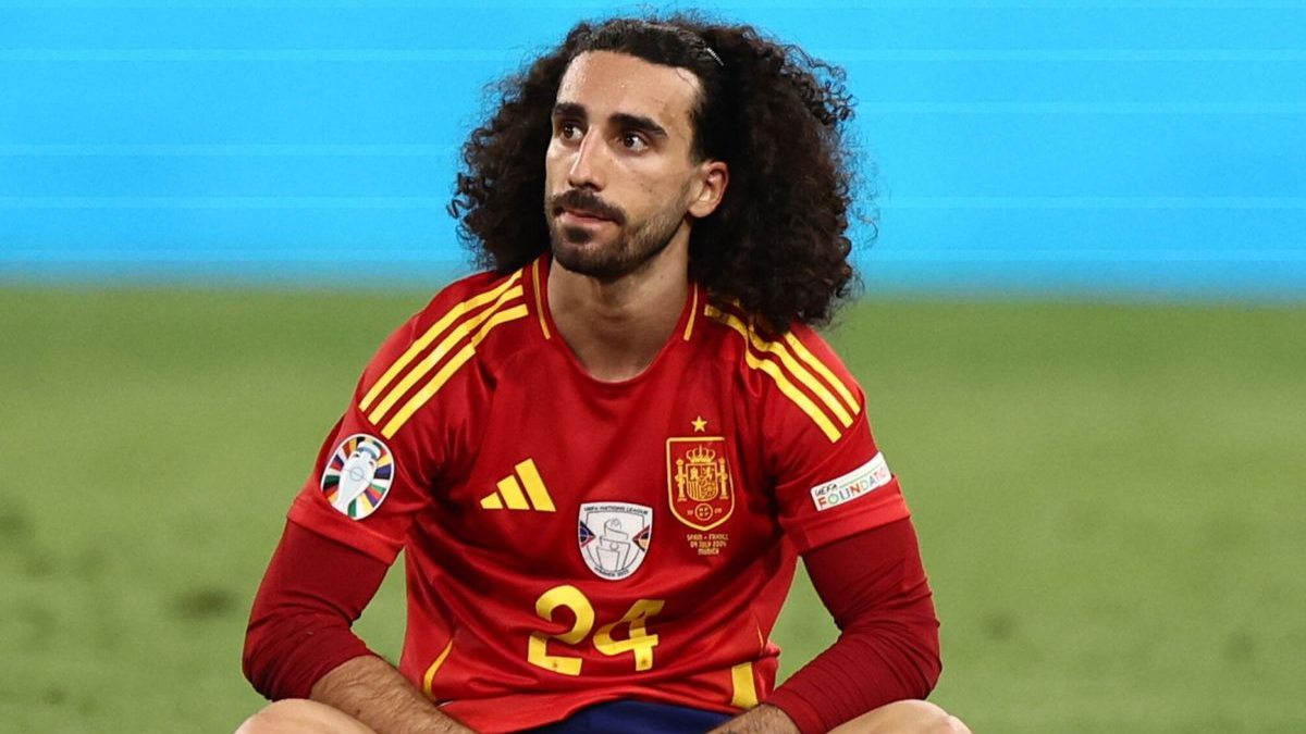 Marc Cucurella, titular en la selección española