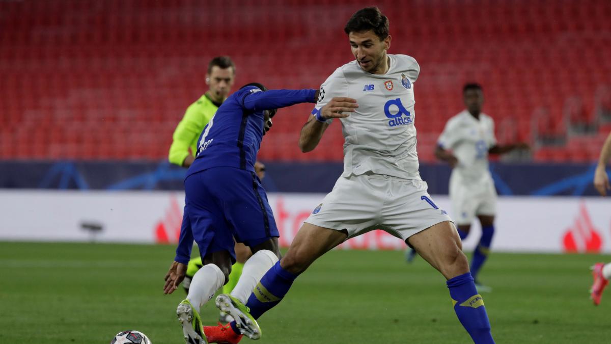 Marko Grujic durante un partido con el Real Oviedo en competición europea