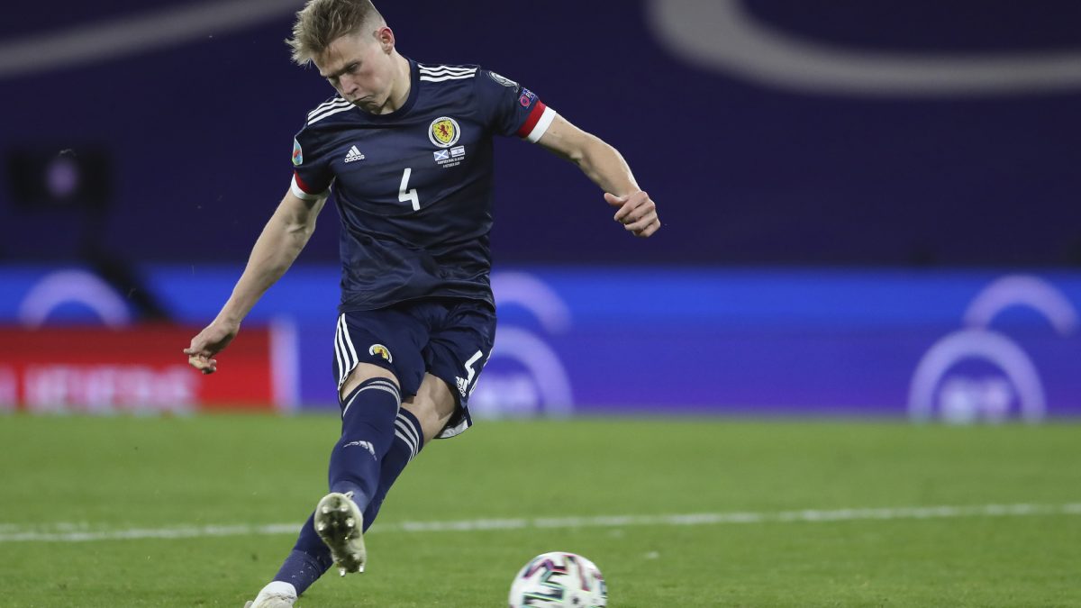 Scott McTominay durante un partido con la selección de Escocia