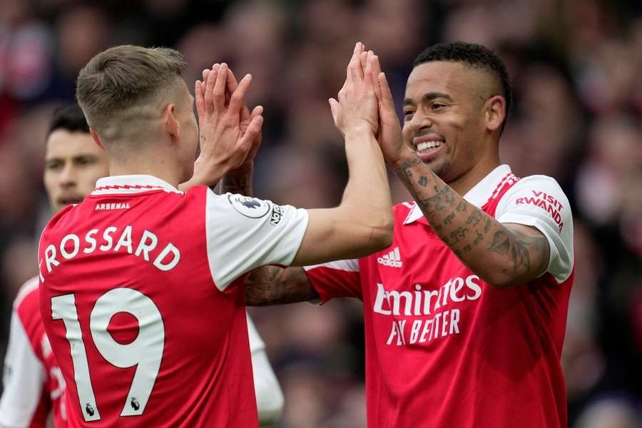 Trossard y Gabriel Jesús no cuentan para el Arsenal