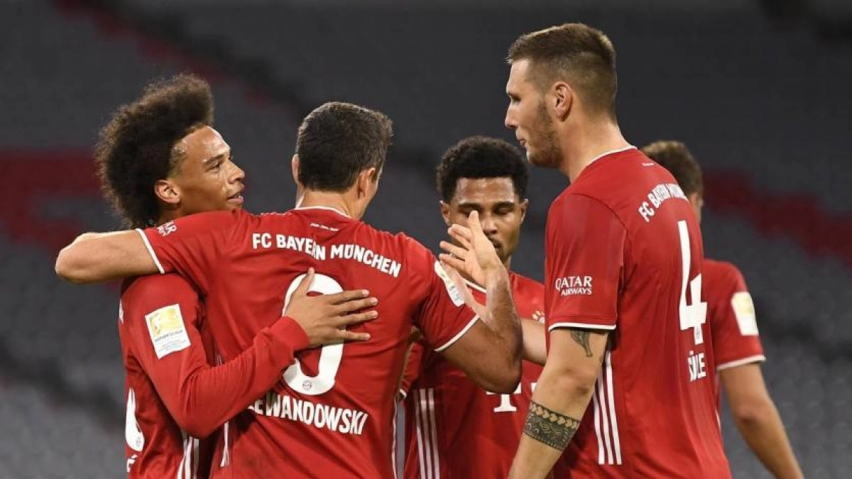 El Bayern Múnich se olvida de Sergiño Dest y tiene en la mira a otro lateral