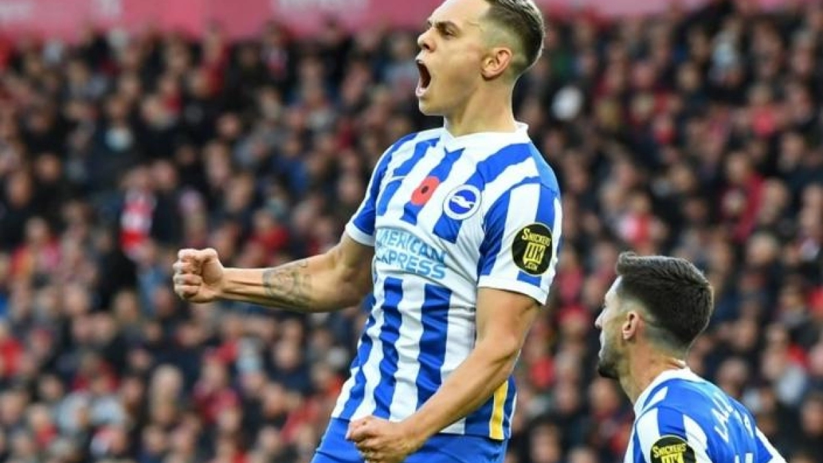 El Tottenham va a por Trossard / Bessocer.com