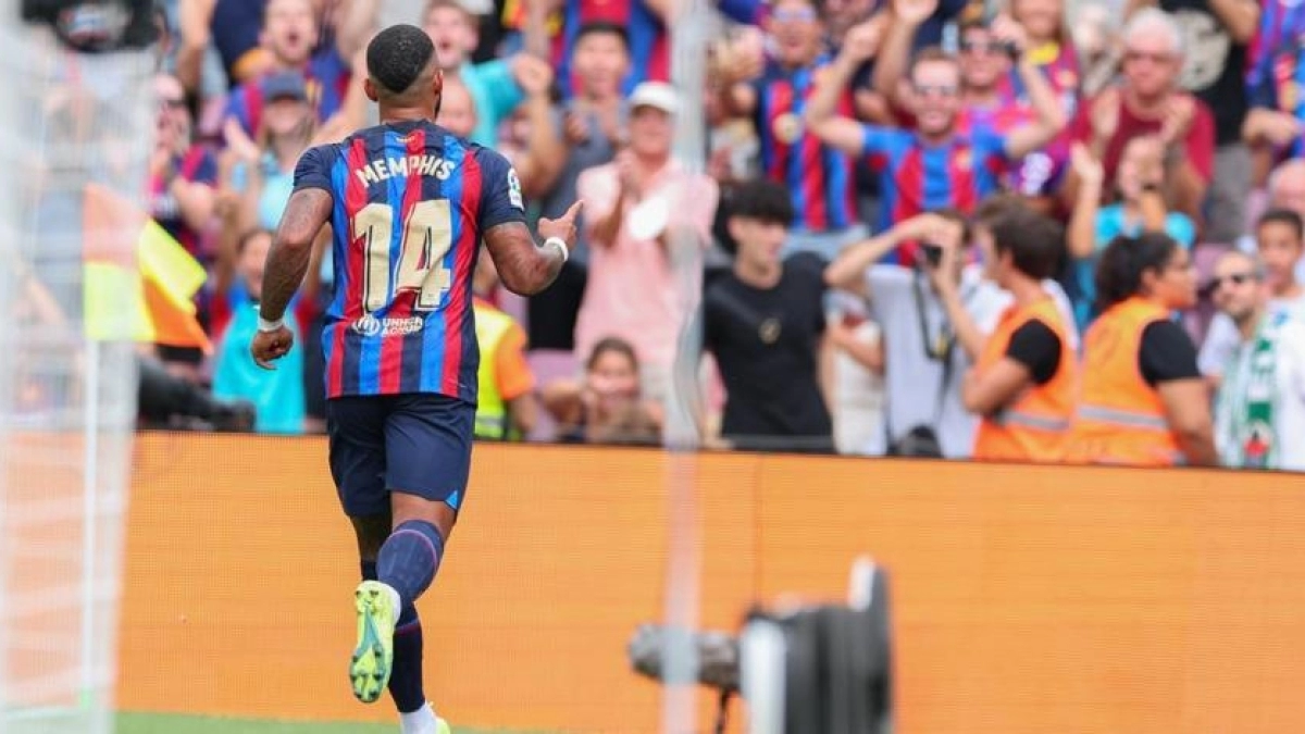 Los tres posibles recambios de Memphis Depay - Foto: Sport