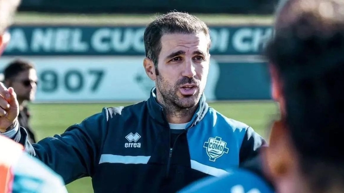 Cesc Fábregas, entrenador del Como, no ha inscrito a Varane en la Serie A.