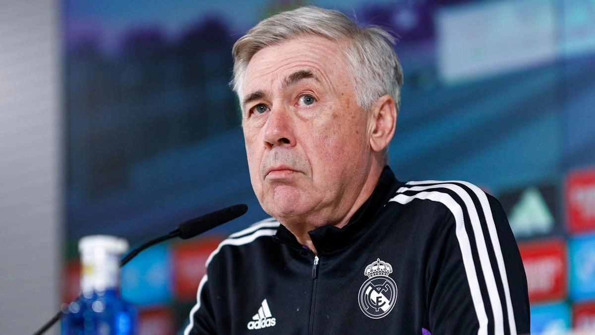 <p>Carlo Ancelotti, Real Madrid coach, confirms Mendy's renewal.</p>