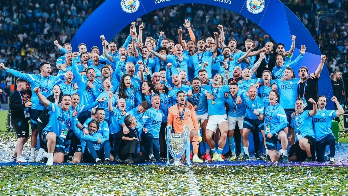 Manchester United wants a former Manchester City player | 2Playbook