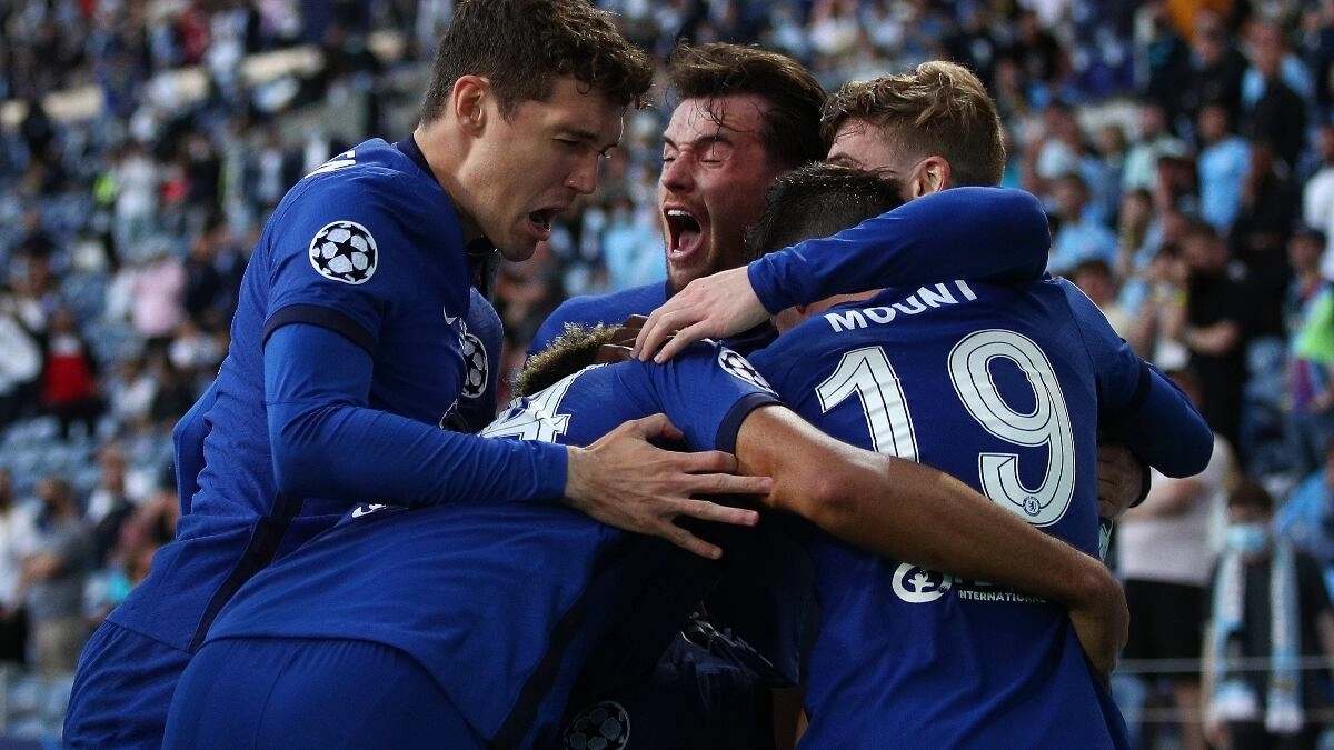 The Chelsea players celebrate a goal