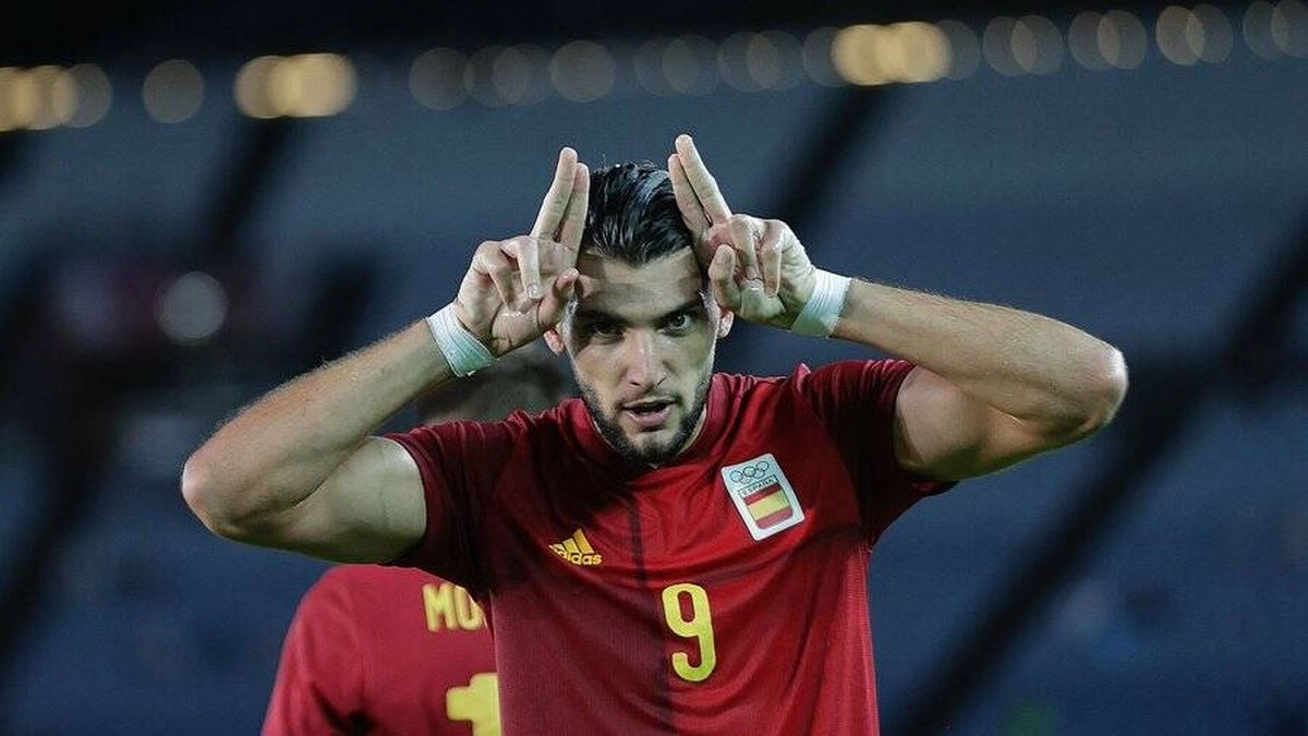 Rafa Mir, forward for Sevilla on loan at Valencia