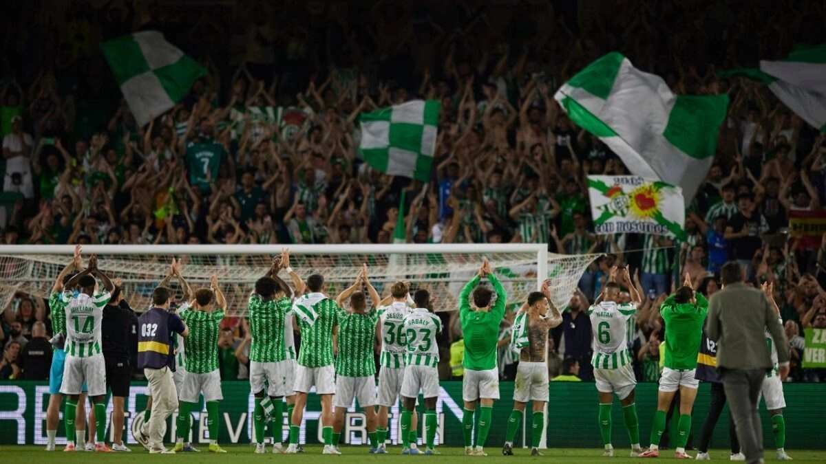 Los jugadores del Real Betis celebran una victoria