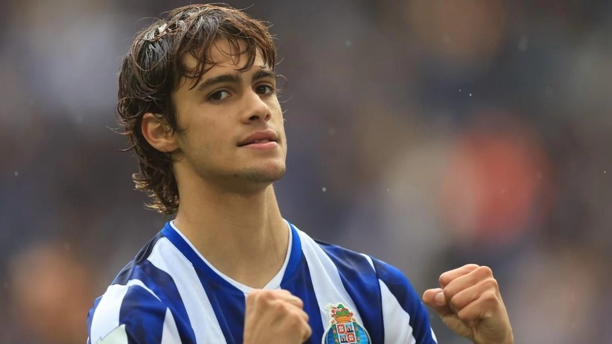 Rodrigo Mora celebrando la victoria con el FC Porto