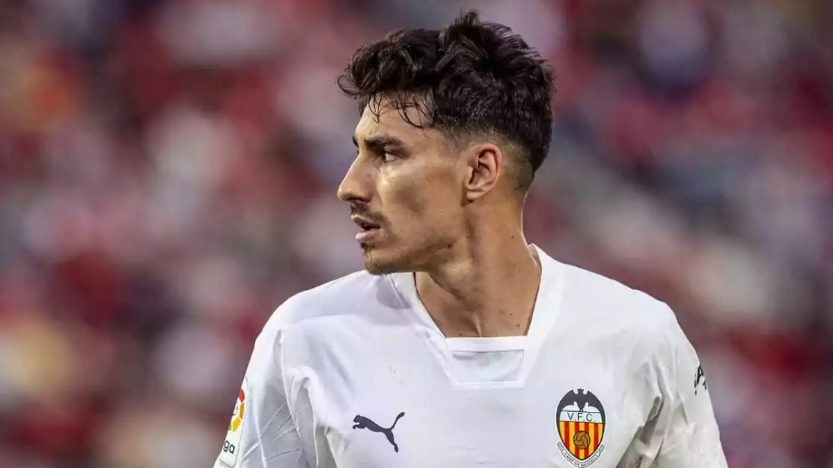 André Almeida, a un paso de abandonar el Valencia