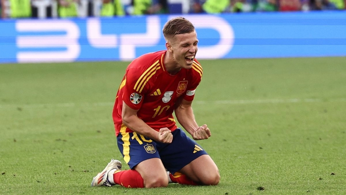 <p>Dani Olmo, a footballer of Barcelona</p>