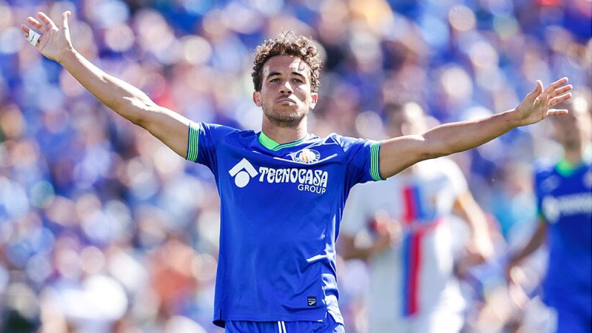 Atlético de Madrid is interested in signing Luis Milla.