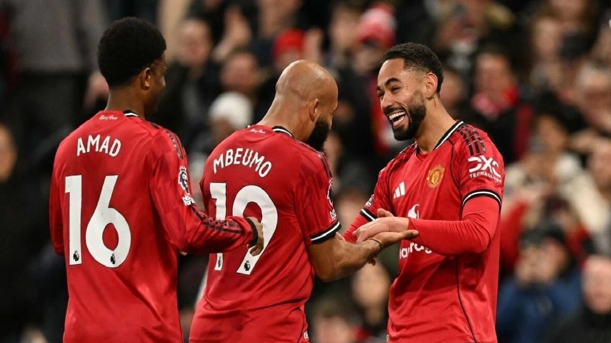 El Manchester United prepara 280 millones para su mediocampo