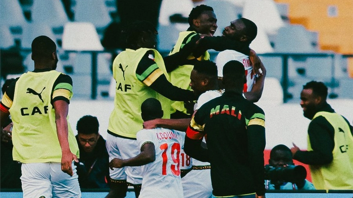Los jugadores de Mali celebran el gol de Lassina Sinayoko en la Copa África