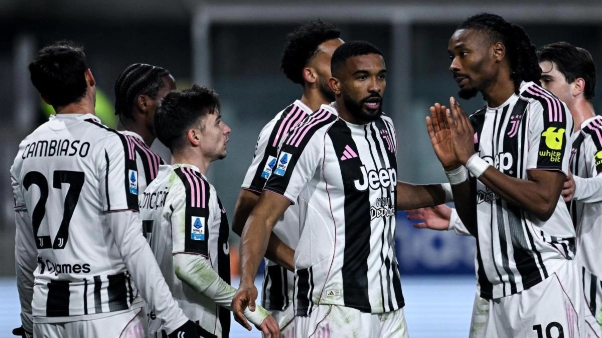 <p>The players of Juventus Turin celebrate a goal</p>