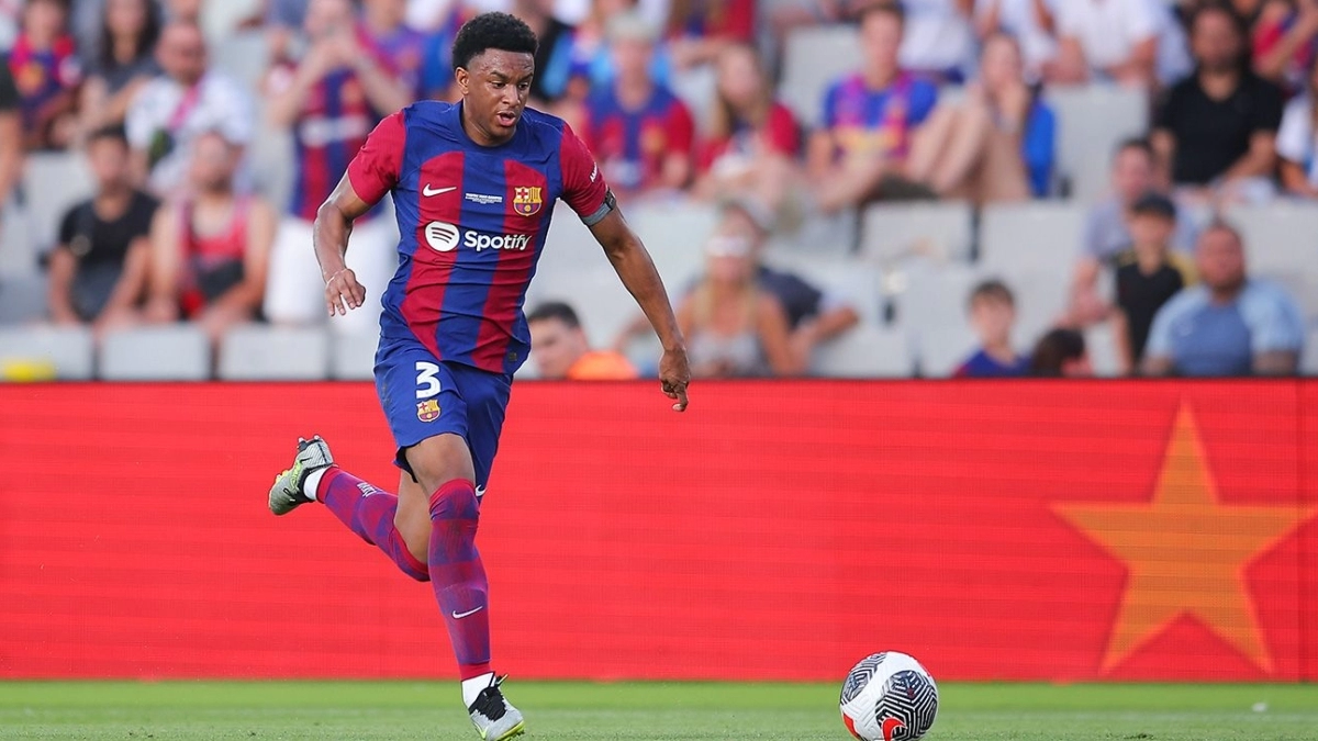 El gran objetivo del FC Barcelona para reforzar el lateral izquierdo | FC Barcelona Noticias