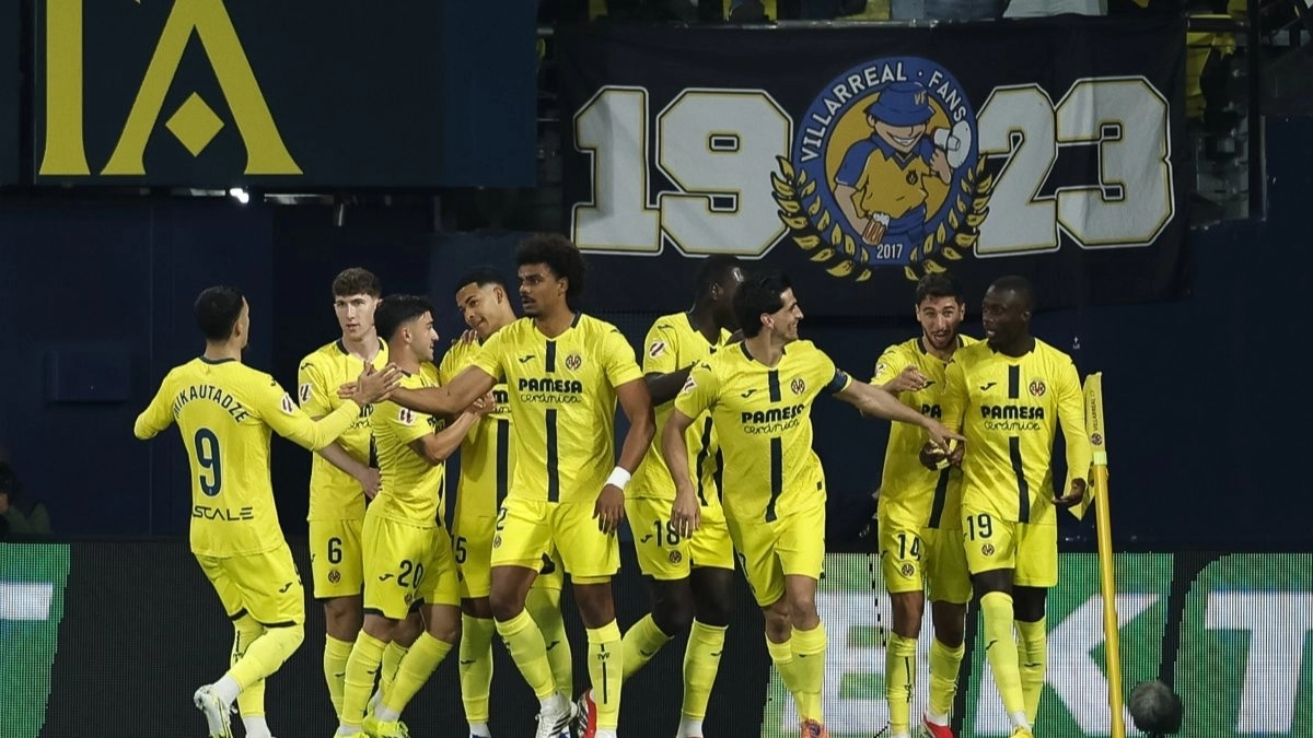 Los jugadores del Villarreal celebran un gol