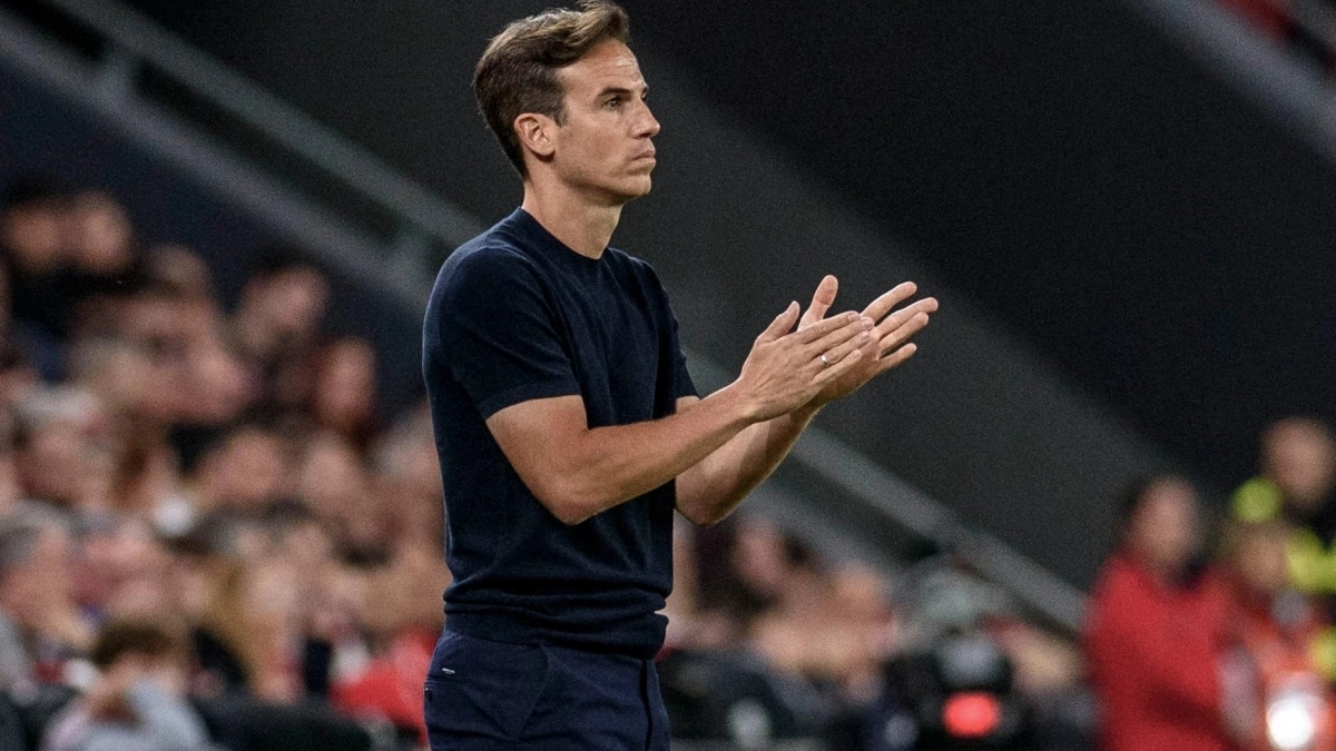 Villarreal signs Íñigo Pérez and triggers a coaching shuffle in La Liga.