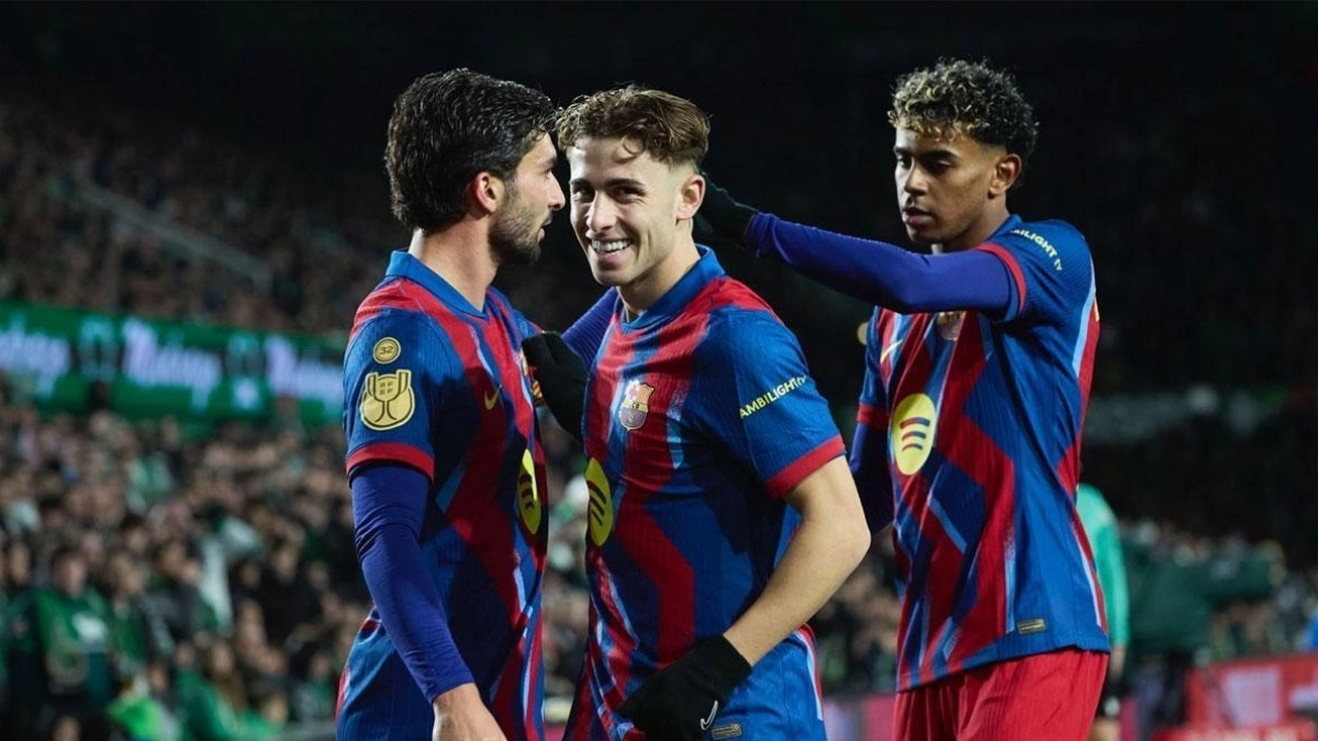 Barcelona is going after two Bundesliga stars.