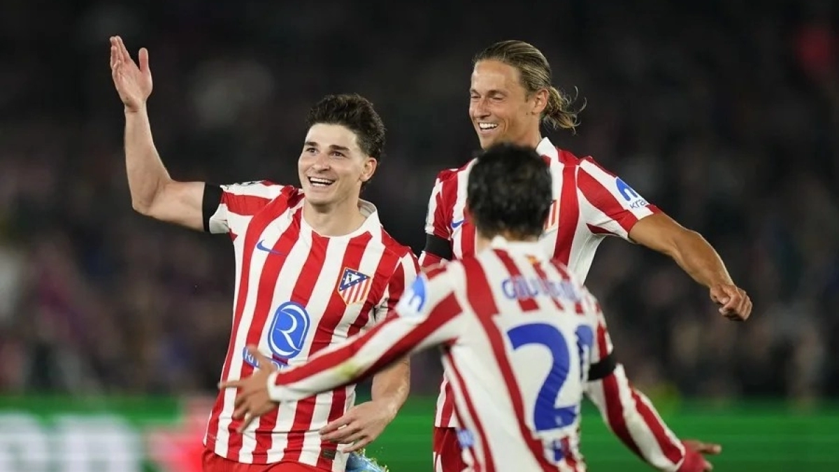 Atlético is considering Andy Robertson / EFE
