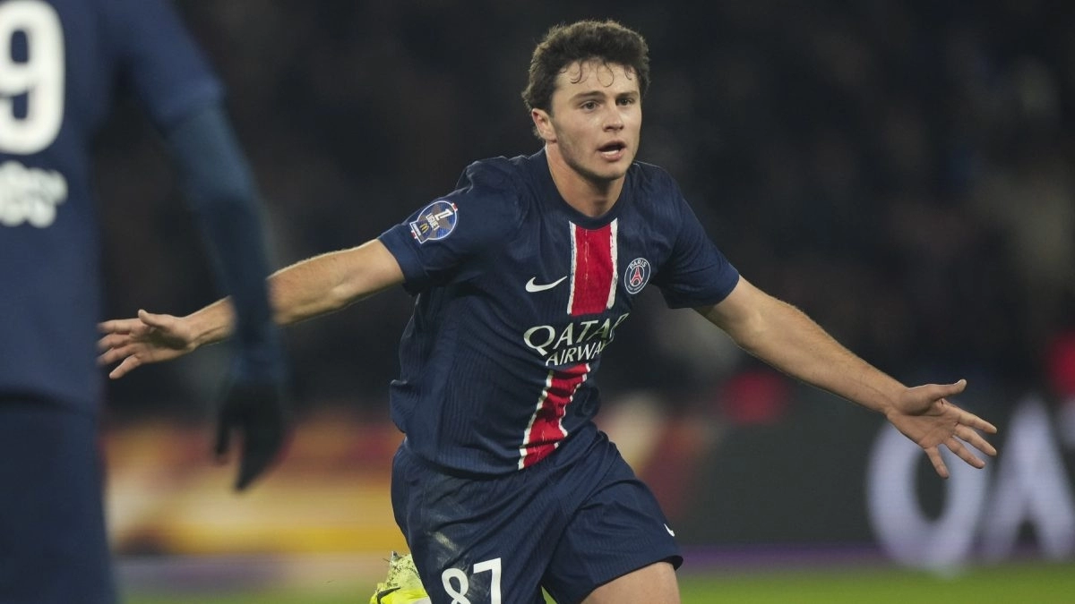 Joao Neves celebrates a goal scored with PSG
