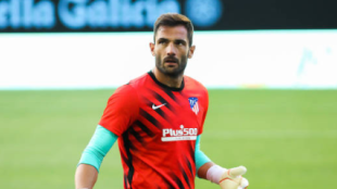 "Adán, ante la oportunidad de regresar al Betis . Foto: Getty Images"