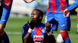 "El difícil arranque liguero de Pape Diop con el Eibar. Foto: Getty Images"