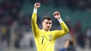 El Villarreal aprieta para cerrar el fichaje de Livakovic