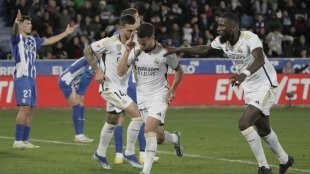The players of Real Madrid celebrate a goal by Lucas Vázquez.