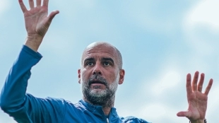 Manchester City is making a move for the signing of a 60 million goalkeeper.