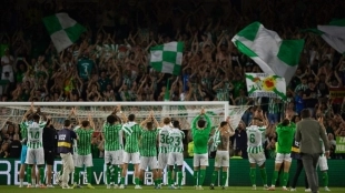 Los jugadores del Real Betis celebran una victoria