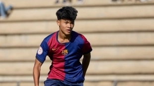 Dro playing for Barça Athlètic