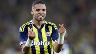 Youssef En Nesyri celebra un gol anotado con el Fenerbahçe