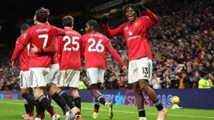 Los jugadores del Manchester United celebran un gol