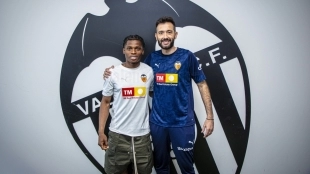 El Valencia quiere quedarse a Ramazani / Plaza Deportiva