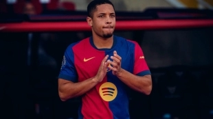Vitor Roque during his time at Barcelona