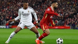 Kylian Mbappé y Mohamed Salah durante un Liverpool - Real Madrid
