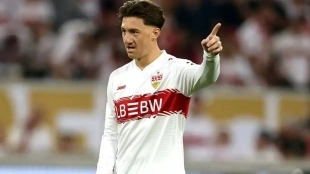 Angelo Stiller during a match with Stuttgart