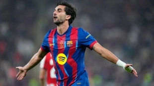 FC Barcelona puts Marc Casado and Ferran Torres up for sale.