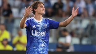Nico Paz durante un partido con el Como