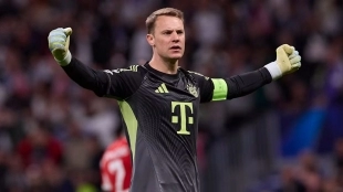 Manuel Neuer celebrates a victory for Bayern Munich