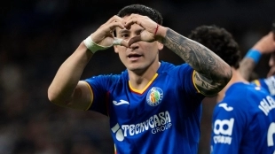Martín Satriano celebra un gol anotado con el Getafe